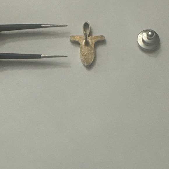 Andy Lakey Pin brooch - Picture 9 of 9